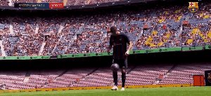 1659697027789064197.gif lewandowski presentacion 2.gif